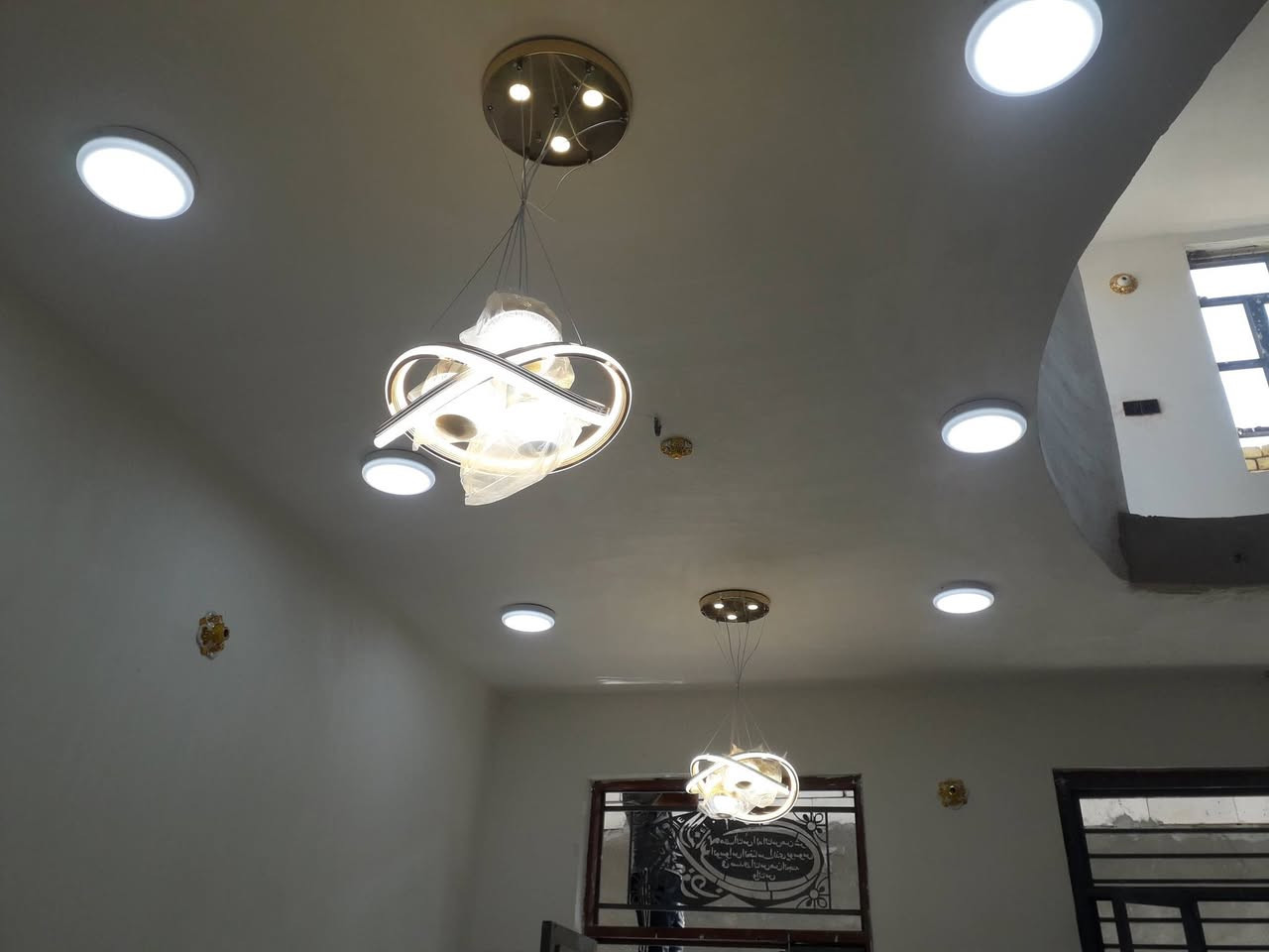 كهربائيّ منازل بأسعار مناسبة جدآ 
طريقة الربط بوتلس
طريقة الحفر كوسرة او دريل حسب الطلب
سعر النقطة ٤٠٠٠ يشمل اربع مراحل
سطح + حفر + تسليك + ربط
صيانة بعد العمل مجانية لمدة سنة 
للتوصل ***********
