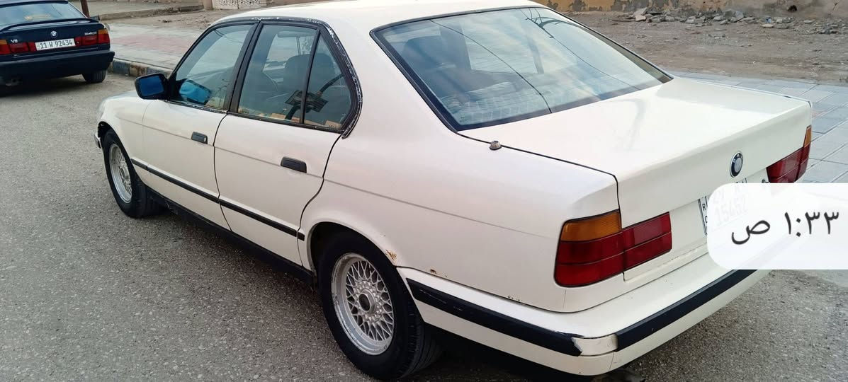 السلام عليكم
سياره BMW موديل 91 حجم 525

مسكر فانوس بلادي
 
كير ومحرك مكفول 

تبريد شغال ثلج

منظومه لايت LED جديد 
 
حداديه صدر امامي خلفي جديد 

تخم تاير جديد 

رقم واسط بأسمي 

سعر 47 ورقه 

صبغ جماليه فقط بدون ظربه

مكان الكوت مركز المدينه قرب ملعب الكوت 

***********
