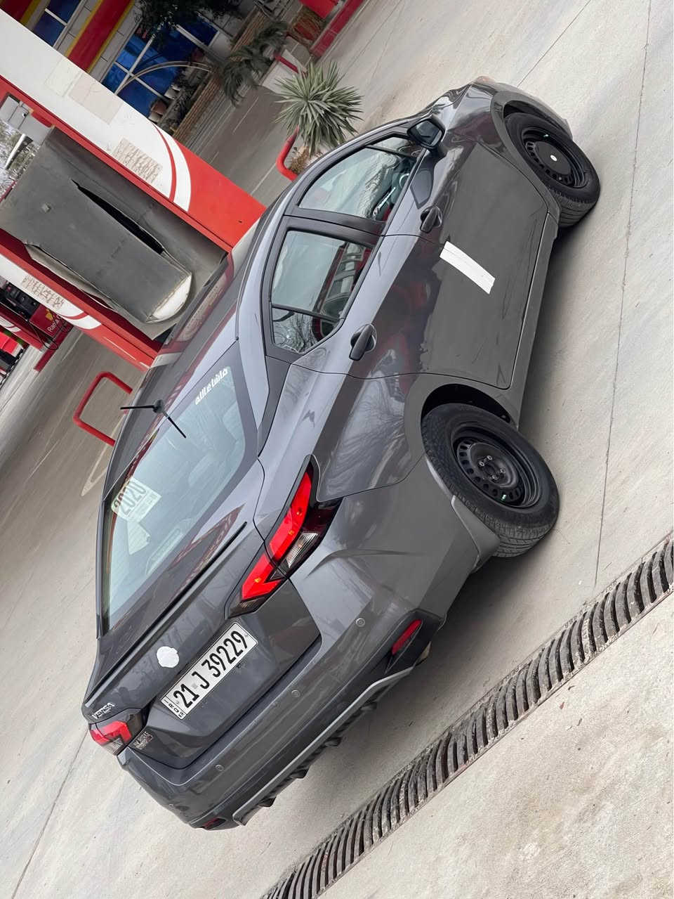 ***********✅
با ناوی خودا 

نیسان ڤیرسا بۆ فرۆشتن مودیل 2020 
ی مواسفات s و بەسمەیەو  رادارو فولە بەس سلایت نیە  🔚
43 هەزار ڕۆشتوە بەردی گزۆزی بیلادی تێدایە▪️
3 بارجەی بویاغە ✅
سەنەوەی تازەیە بەناوی خومانە بەشەرتی بەناوکردن وەکالە تا 2029 نوێە ✉️
کیرو مەکنیە بەشەرت  تەقەورەقەی نیە⌛️
کامل کامل سێرڤس عام کراوە ✅
رەقەم سلیمانی
شوین رانیە 
رەقەم مۆبایل *********** رانية, السليمانية
