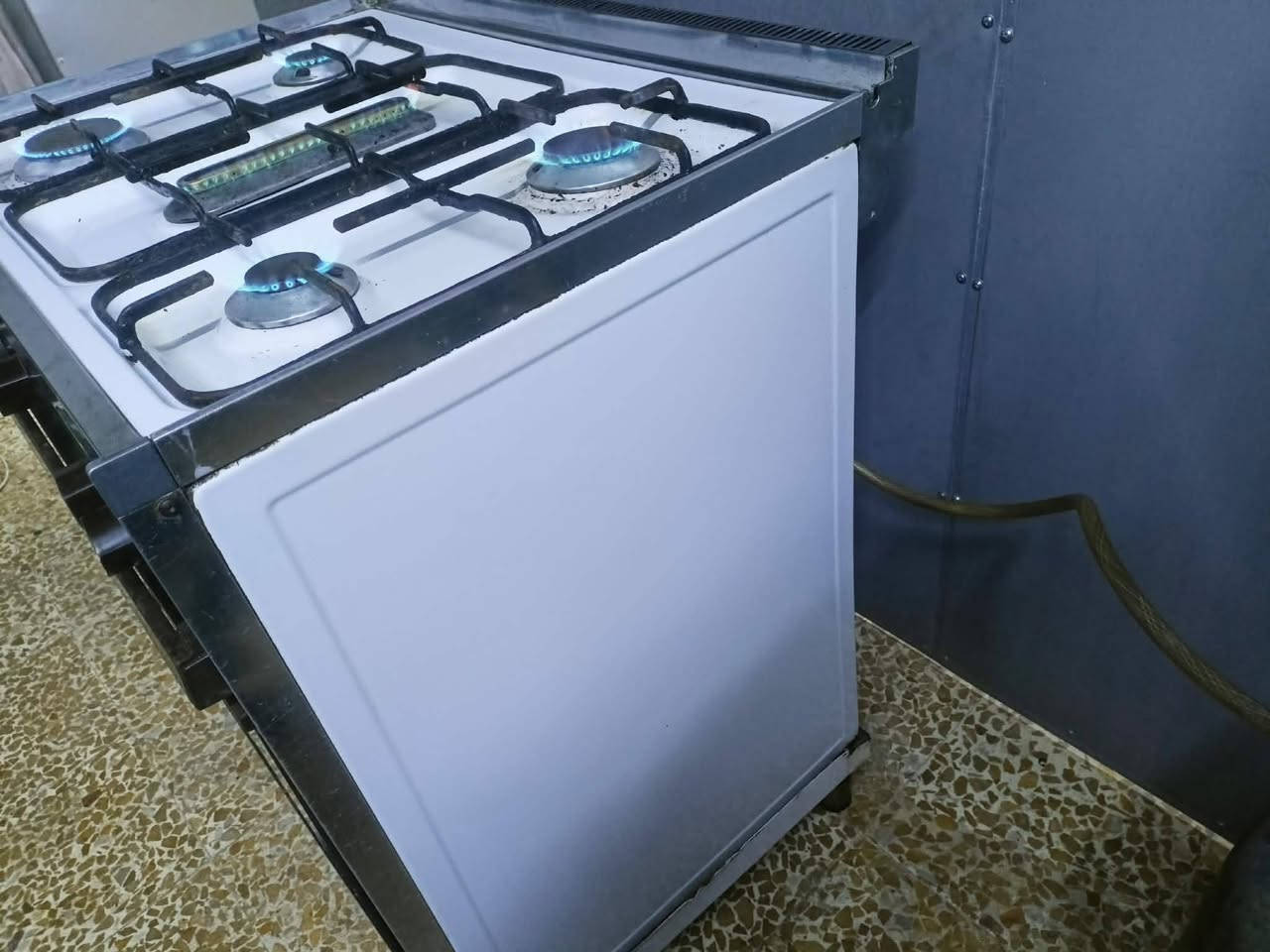 للبيع طباخ عشتار موسع
نظيف جدا 
شغال كامل عيون وفرن
السعر 125 مع القاعده
العنوان حي القدس


**إذا كنت صاحب هذا الإعلان وتريد حذفه لأي سبب، رجاءا أرسل رسالة إلى الدعم الفني**