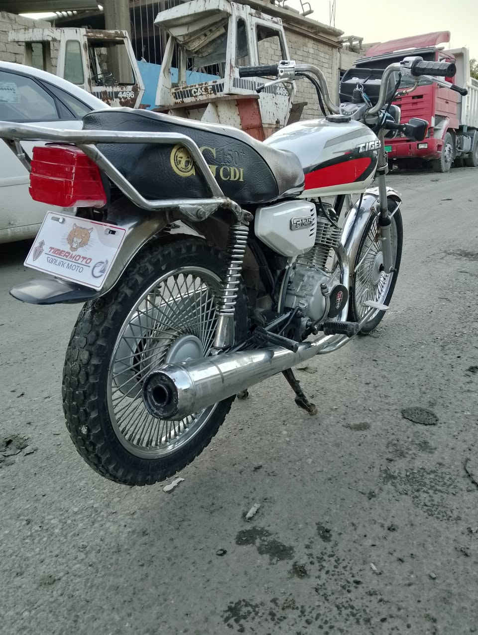 السلام عليكم موطور للبيع وايرمانيه كلها شغاله معدله تحريكه فول السعر 350 بها مجال ***********
