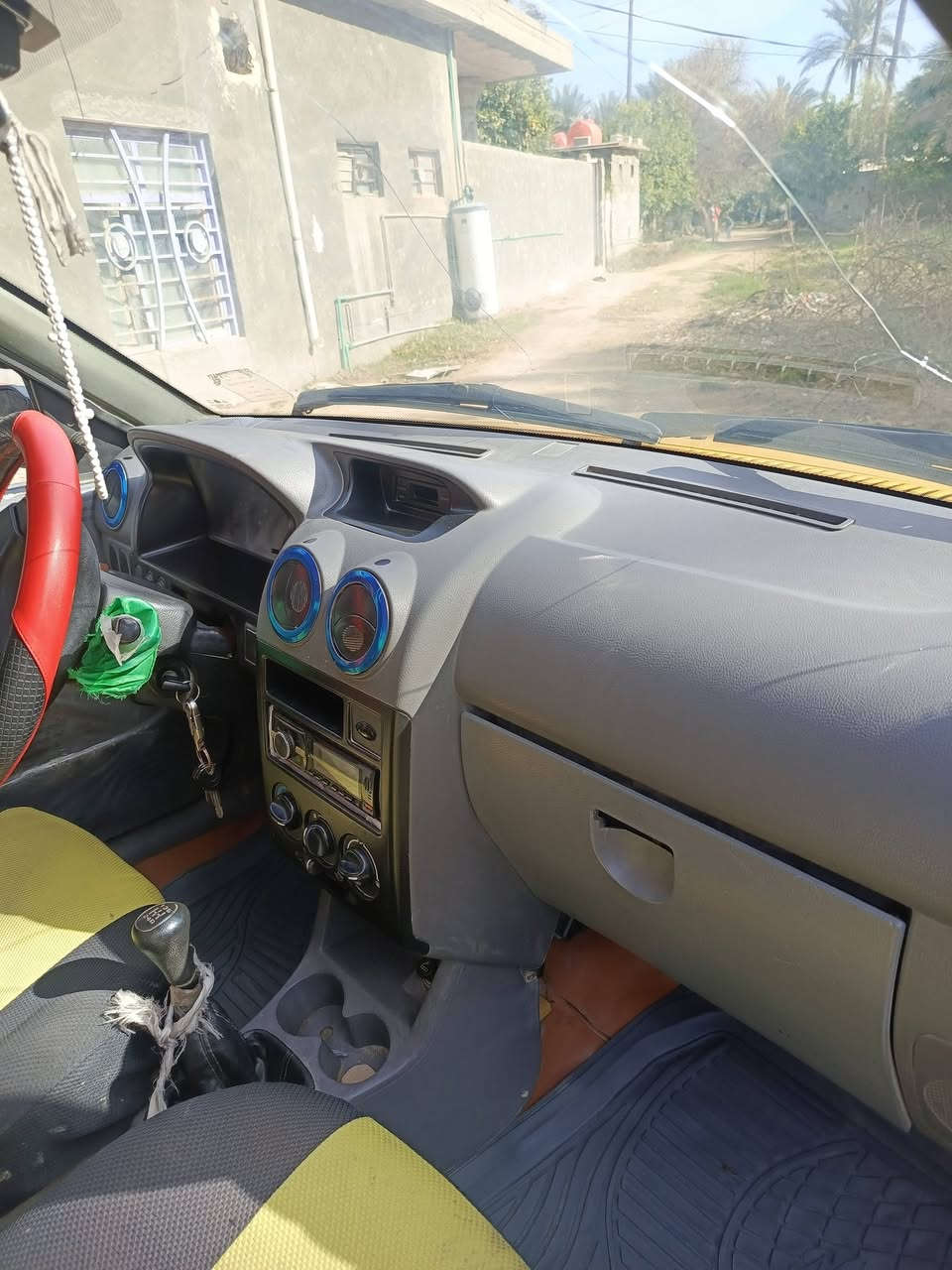 سلام عليكم سايبه موديل 14 مكفوله شغله من كلشي مكاني طوريج سياحي ***********
