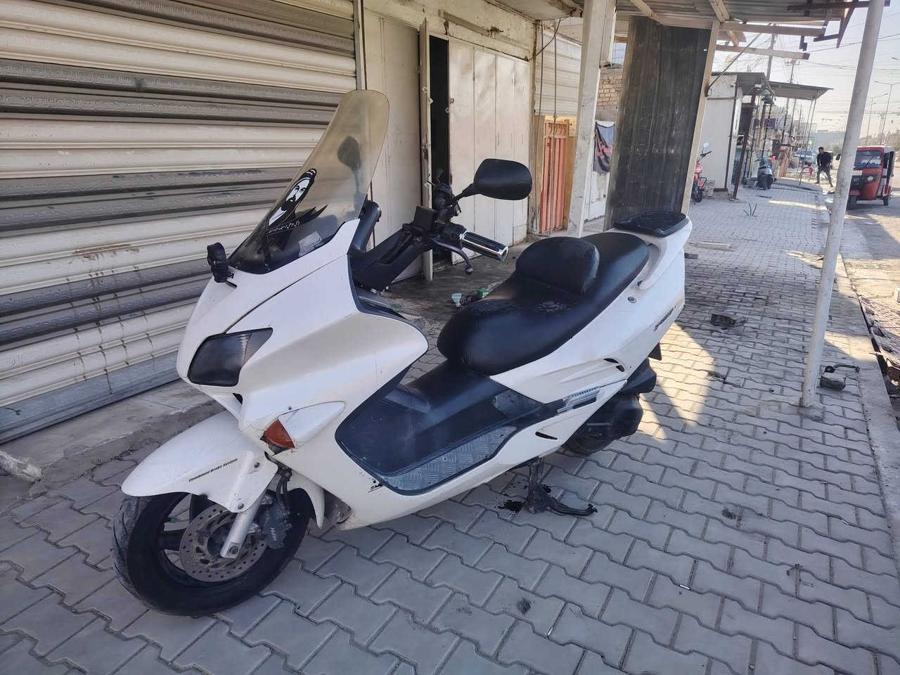 السلام عليكم ورحمة الله صفر ٦ البيع دراجه حلوه ونضيفه مفتوحه مره واحده دراجه شلعه ومعدل اتخبل كابريتر اتخربط يراد الهه تنضيف باتري تعبان يشغل بس مو نشط بيهه جبنه تنكط دهن قليل كلش وما عندي مجال اكملهه سعر ٦٠٠ وبيهه مجال مكاني ترهم مروس بغداد الحسينية مال رشديه رقم الهاتف ***********
