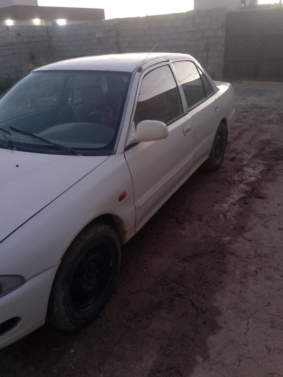 للبيع براتون 2002 رقم بغداد كير اوتوماتيك ‎0781 924 1204
