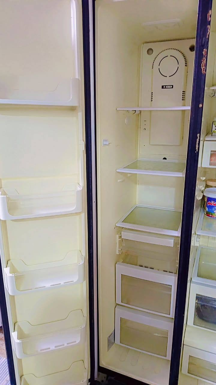 ثلاجه ومجمده للبيع
***********
