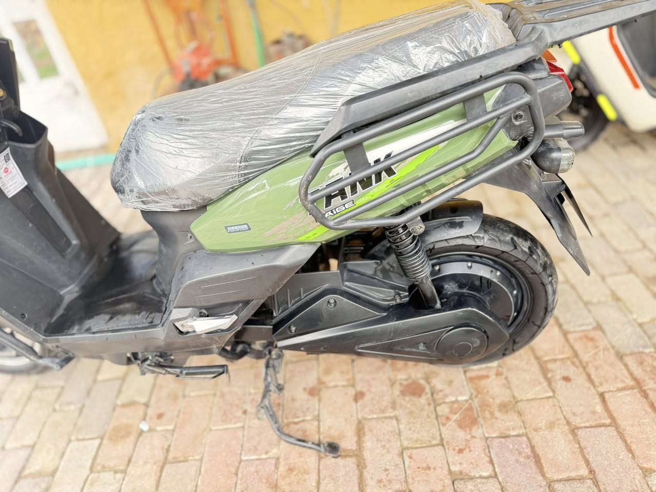 دراجه اباجي
موديل 2026
الملف 3000
بيهه اواكس شحن 
ودراجه شوفت عينك نضيفه كلش وبل حقيقه بعد احله 
وبيهه نضام R رجوع الخلف 
الدراجه جاهزه من كلشي 
وهاذا الموديل المدرع مو العادي 
المكان بغداد : ناحيه الواحده قرب بسمايه 
موجود واتساب وخاص 
***********
السعر750
