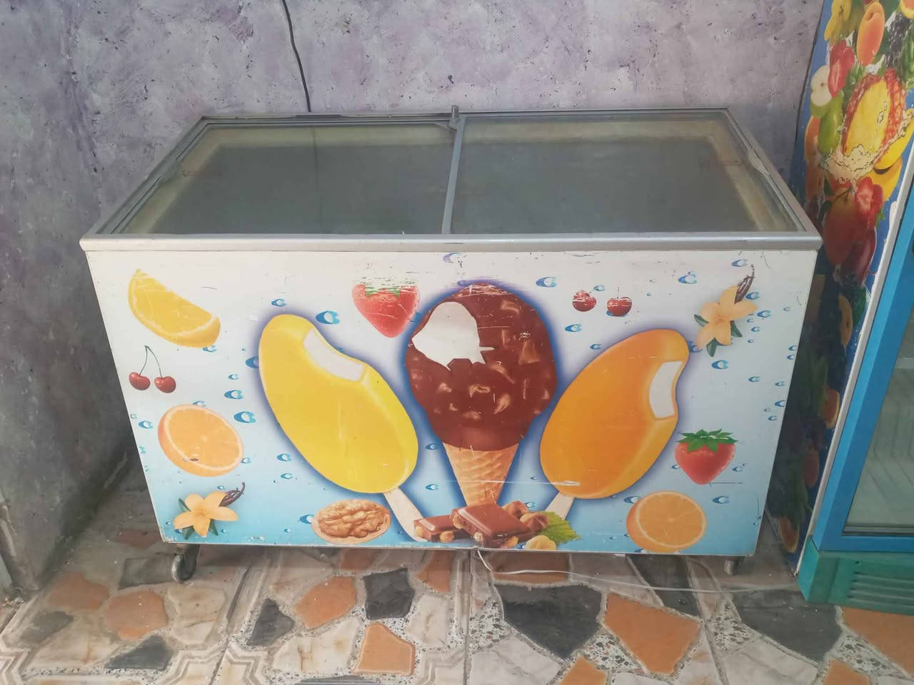 سلام عليكم براد كبير شغال تبريد فول ثلج +  مجمدة سحب مال مرطبات للبيع ثنينهن نضيفات ما مستخدمات هواي شرط تبريد ثلج الاستفسار الاتصال على رقم *********** عمارة, ميسان
