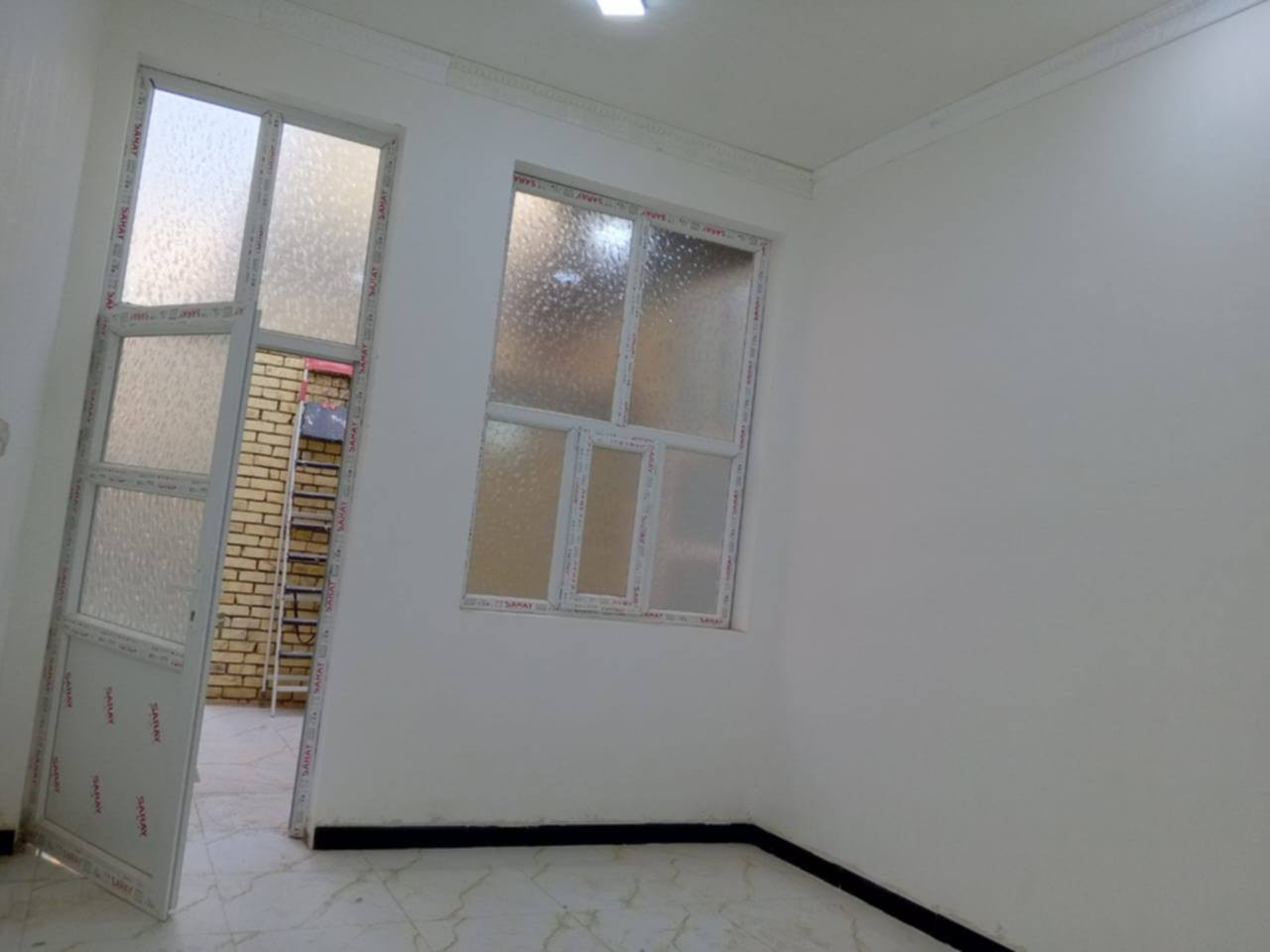 يوجد لدينا دار سكن للبيع ١٠٠م خلفي بناء حديث مسلح حي الفداء مقاطعة ٢٢سعره ٨٠مليون مع المجال للاستفسار الاتصال على الرقم ***********فرع صيدليه بدور
