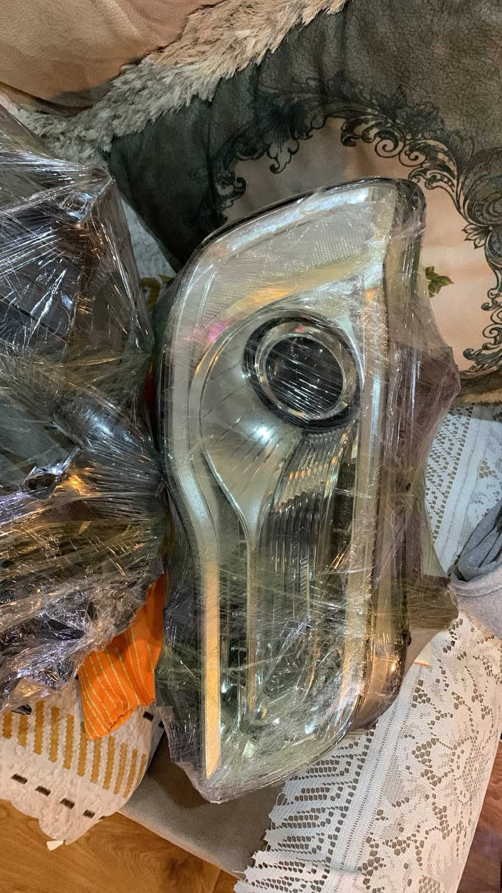 سلام عليكم 
لايتات اوباما اي موديل ترهم نظيفات مابيهن كسر وفطر مكاني بصرة 
***********
سعرهن 175
