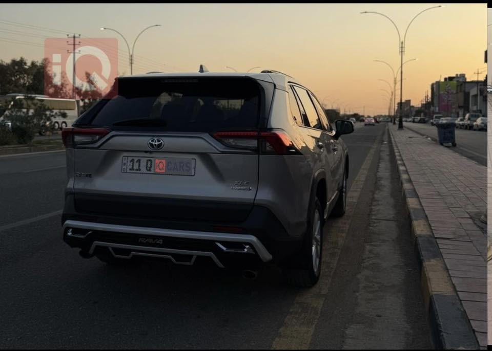 راف فور هايبر 2022
سيارة فول مواصفات فئة xle
نقطة عمياء 
رادار
بصمة
فتحة
تبريد قطعتين
تحكم ستيرن
3 أنظمة قياده ايكو نورمال سبورت
سيارة نضيفة بمعنى الكلمة
سويتله قبل فترة حداديه 
گصيته من امريكا على ايدي 
حادثه كلش مرتب حافه جاملغ وبنيد بدون دواخل
سيارة بل واقع نصبته احلى بهواي
ماشية 67 الف كيلوا متر 
سعره 236 وبيه مجال بسيط 
***********
