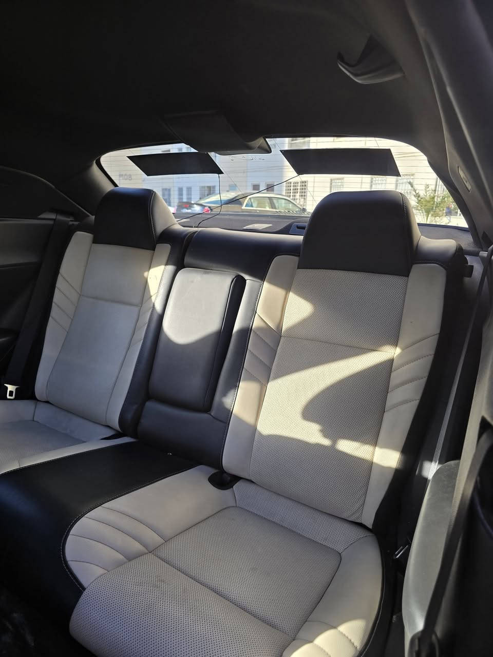 تحيه طيبه...
دودج جالنجر للبيع فقط 
موديل ٢٠١٧
اللون اسمنتي اصل 
مكفوله من الصبغ والتبديل والفتح
شاشه كبيره كامره دواره 
كشنات جلد 
كشن سائق كهرباء 
مكينه كير مكفول 
٣٦٠٠ تو ويل 
ماشيه ٨٩م
تخم تاير جديد صدر أمامي خلفي جديد 
اي نقص ما بيها شرط 
سونار مرفق 
السعر ١٧٨ بيها مجال بسيط 
عنوان بغداد بسماية 
***********
