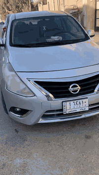 السلام عليكم نسيان فيرسا١٨ sv  نصفيه وجديده حادثه جاملغ مواصفات شاشه كامره مثبت سرعه مانع انزلاق والسياره خير من الله 
مراوس فقط شعندك دزلي 
***********
