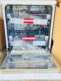 الغساله اسمه توشيبا سعرها 500 والي يريد يتواصل على هاذه الرقم 07772903...