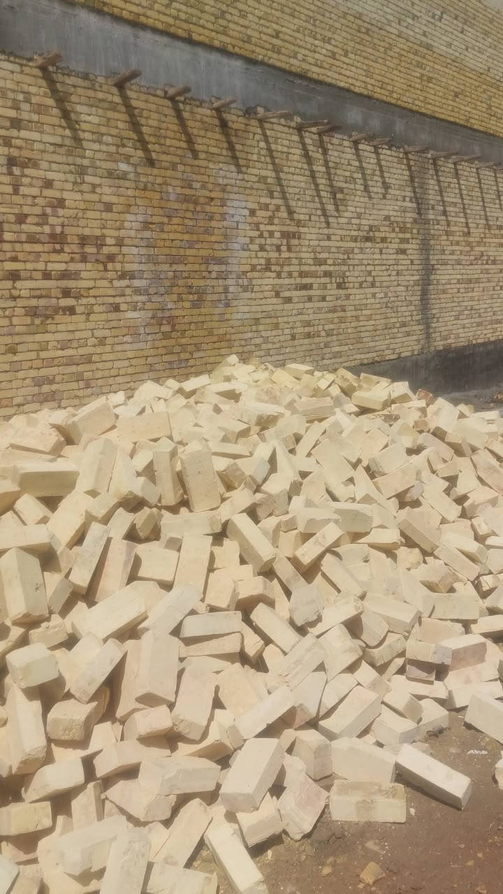 سلام عليكم ورحمة الله وبركاته اخوان طابوكه فوللل 🧱 يوجد لدينا طابوكه الطيب وكصيبه شرط المكلاب  وتوصيل 🧱 بصره /عماره انواع طابوق /انجكتر +بيرنه شرط القوه💪 ولون وركن يوجد الدينا تك و سكس لاتصال🤳*********** وتساب... (ملاحظه السعر ٤٧٥ واصل
