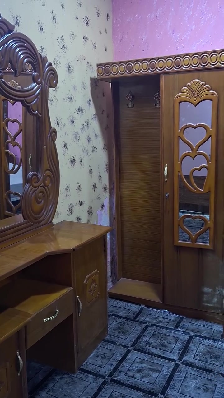 غرفه سوكاويه ٥باب السعر ٤٠٠بيها مجال الاتصال على الرقم ***********
