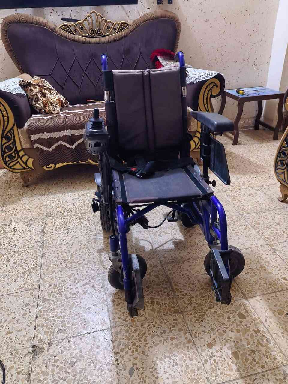 كرسي الماني يحمل وزن ثقيل وزنه خفيف يطبك للستفسار اكثر ***********وات ساب
