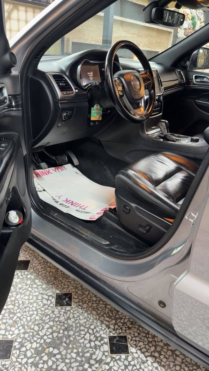 للبيع جيب ٢٠١٩ امريكي فول مواصفات ١/١ لمتد عدة الفتحة
ضرر بسيط بدون ايرباك سيارة جداً نظيفة وشرط الفحص 
رقم سليمانية الجديد هزة وفحص جديد ب ( اسمي لسنوية)
المواصفات:-
١- بصمة تشغيل +ابوب 
٢- خرن ميموري 
٣- فور ويل ( ماوس ) 
٤- جنطة كهرباء 
٥-اطفاء ذاتي عند التوقف
٦- رادارات جانبي + حساسات امامي خلفي 
٧- تشغيل عن بعد 
٨- محرك ٦ سلندر 
٩- شاشة كبيرة 
١٠- كشنات جلد + تدفئة 
١١- ماشية ٦٢ الف 
وباقي المواصفات المعروف للجيب ملاحظه(( ضرره فقط جاملغ صبغ وحافة البنيد صبغ من الجانب بدون ايرباك ))
عنواني بغداد حي الجامعة 
السعر ١٩٨ ورقة 
***********
