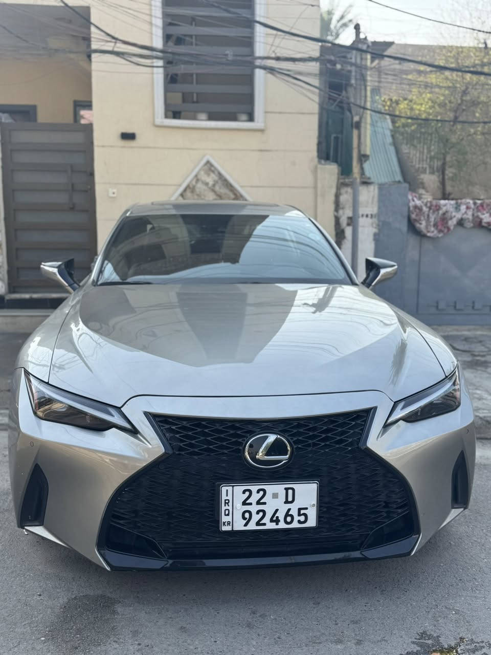 موديل 2022 is300
ماشية ٢٧ الف 
فول داخل احمر بدون ايرباك 
قطعتين صبغ 
مرقم اربيل بسمي 
***********
