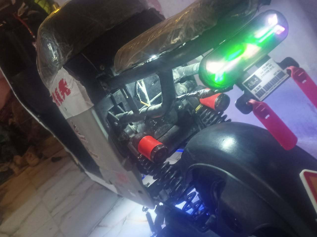 دراجه شحن R9
بطاريات 28امبير 
هورنات2
مكاني البصره الزبير 
رقمي واتساب ***********
السعر450
