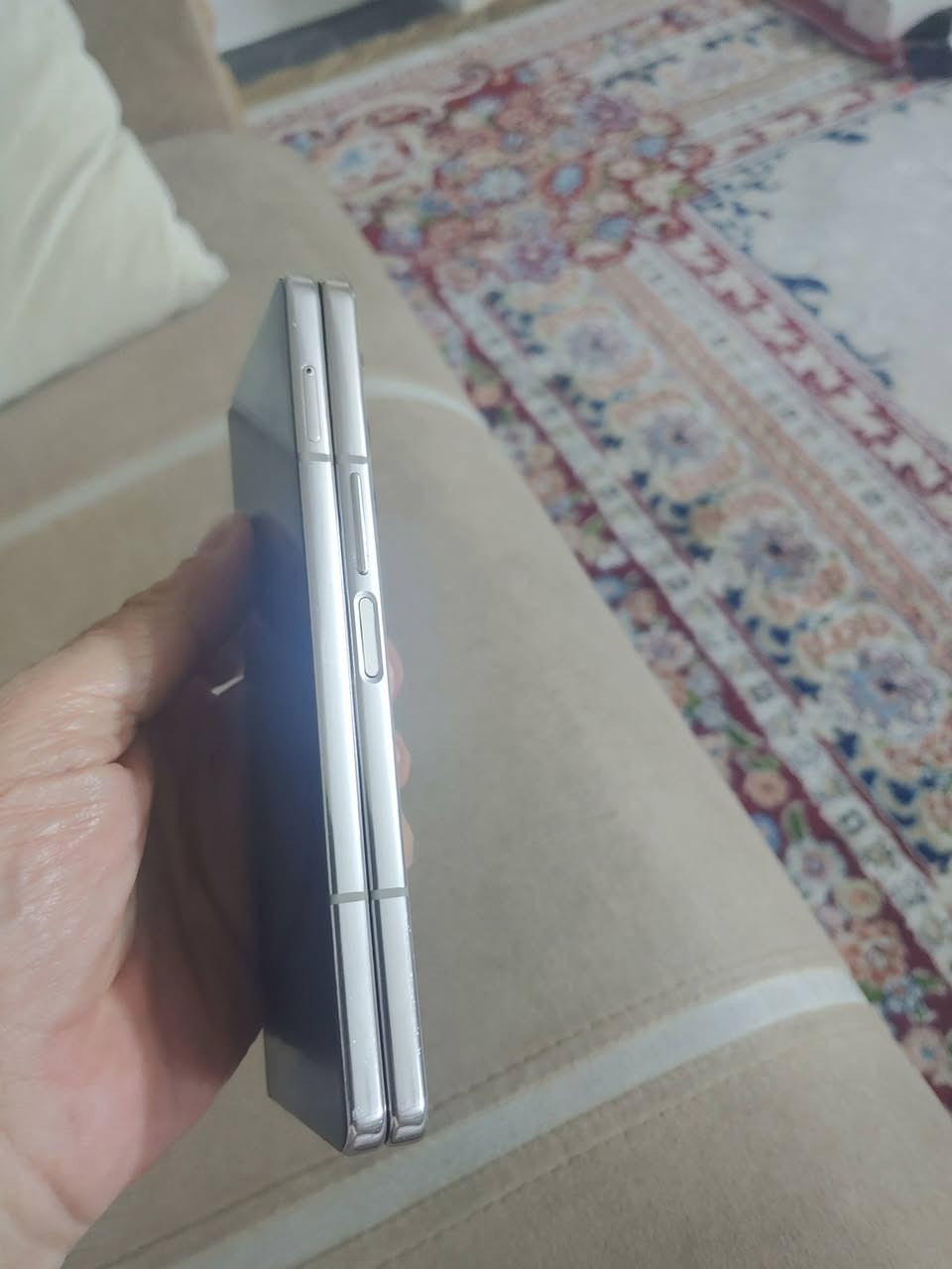 سامسونك فولد 4 شرق اوسط شريحتين ذاكره 512 نظيف جدا بدون.ملحقات
السعر 600 الف
***********
