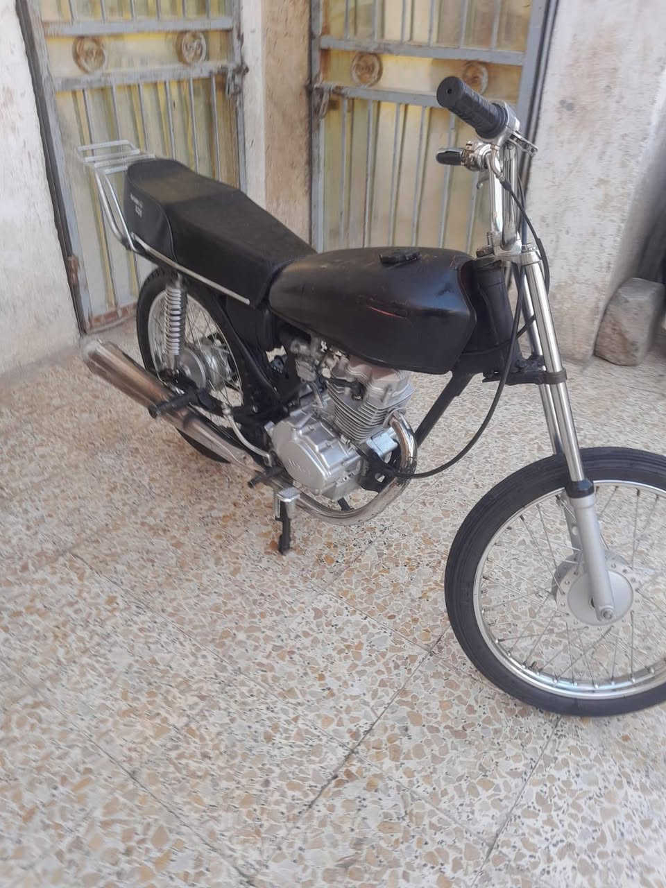 سلام عليكم شباب دراجه البيع بدون مكاني ميسان حي الحسين جديد سعر350
***********تصل
