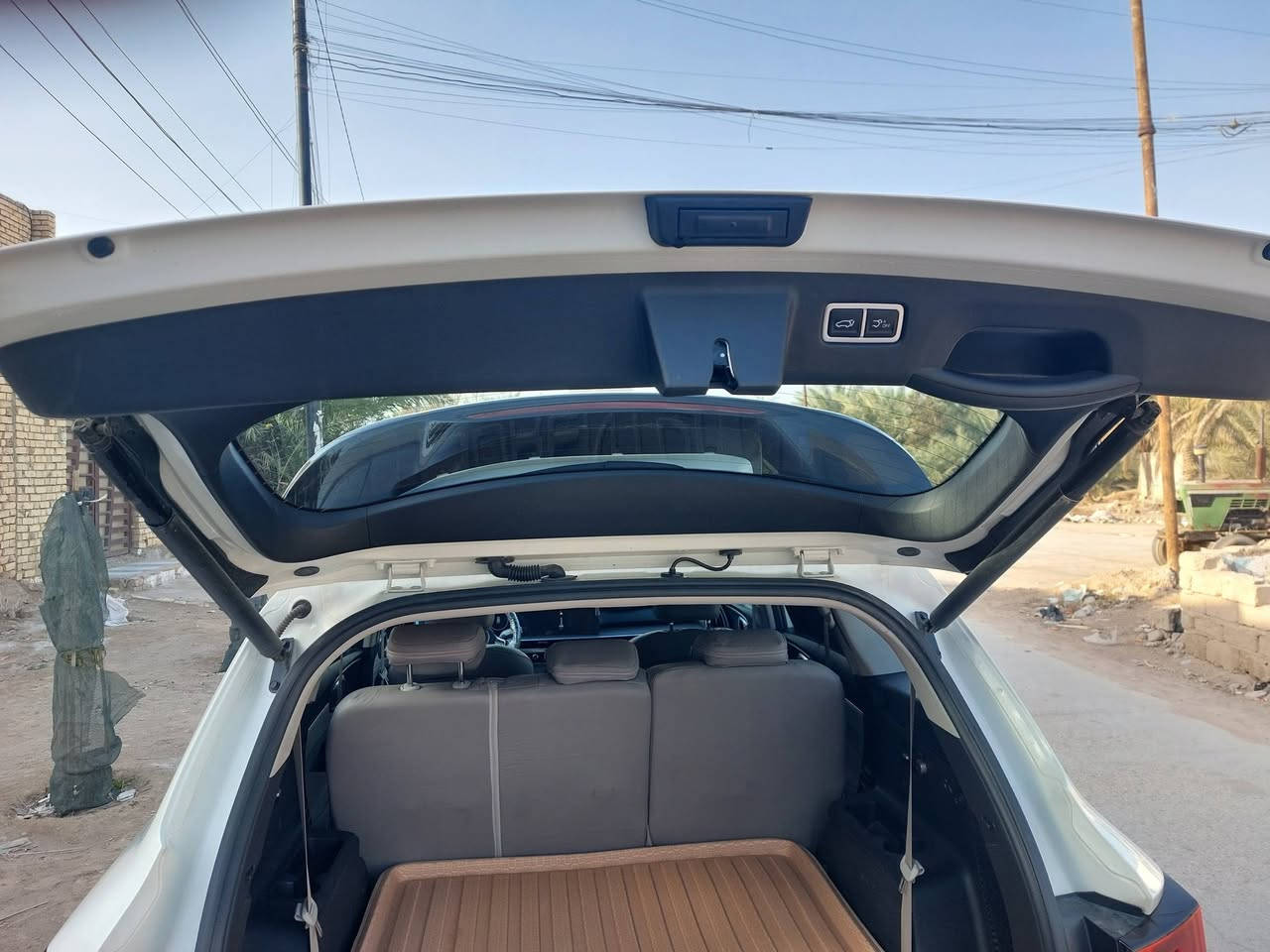 سلام عليكم سورنتو 2024 رقم بغداد بأسمي ماشيه 9000 للسياره جديده مواصفات السياره كير ماس محرك ٦ سلندر حساسات إماميه وخلفي لد نهاري وباقي المواصفات المعروفه *********** } *********** السعر 320 وبيهه مجال
