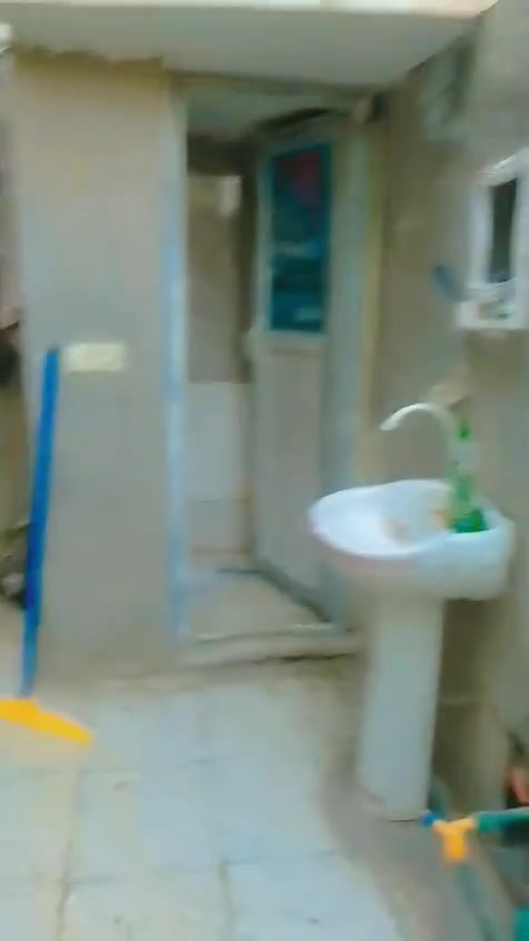 للبيع دار مساحه ١٠٠ متر طابو زراعي سند ٢٥ منطقة البلديات حي التراث الزراعي الدار طابق واحد يحتوي على استقبال وصاله ومطبخ وخدمات وغرفة نوم وفوق بيتونه وسطحين السعر ١٢٣ مليون خدمات كامله شارع عريض تبليط للإستفسار ***********مكتب المستقبل للعقار خلف مطعم الهلالي مطعم خلدون سابقا
