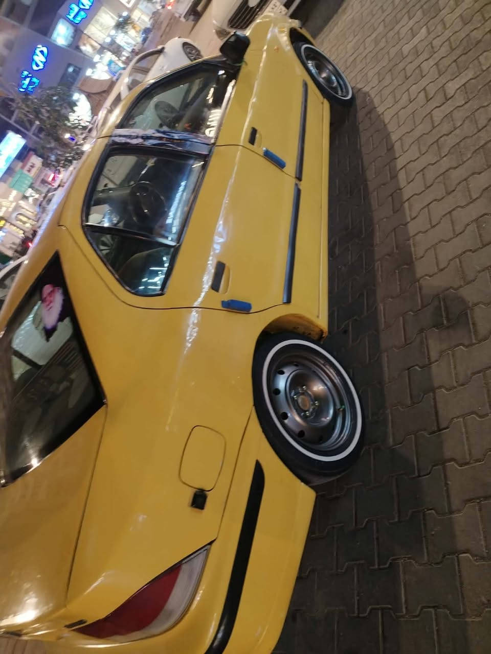 السلام عليكم سمند للبيع موديل 12 كير مكينه مكفولات رقم الإنكليزي سنوته 28 مصفره هيه وغرامات مداور ثاني يوم سعر 38 وهذه رقمي ***********
