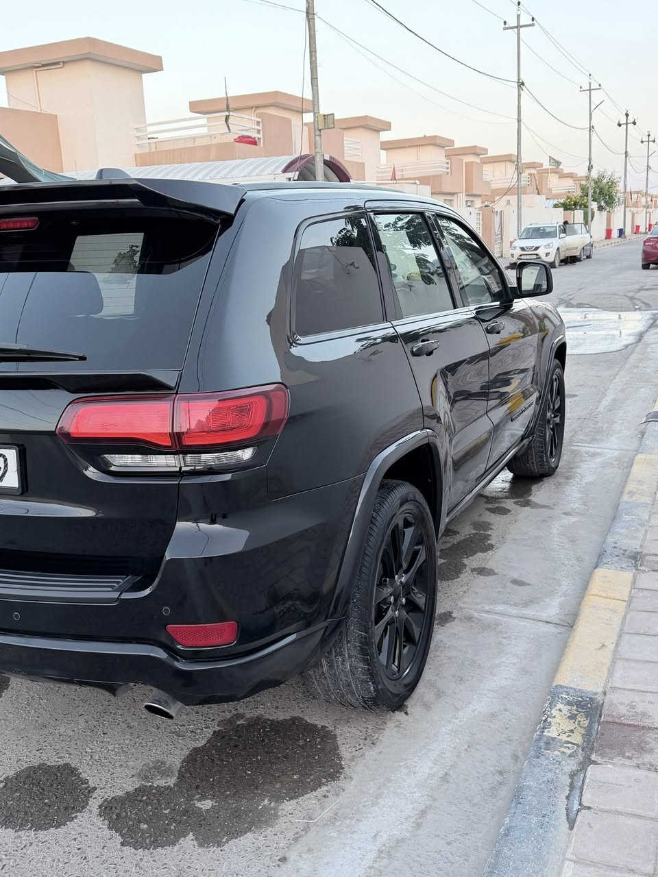 السلام عليكم
جيب بلاك توب موديل 18
حادثها جاملغ وبنيد بدون دواخل 
صور السونار والحادث بلمنشور 
مكاني بابل 
 مكينه مفتوحه 
***********
