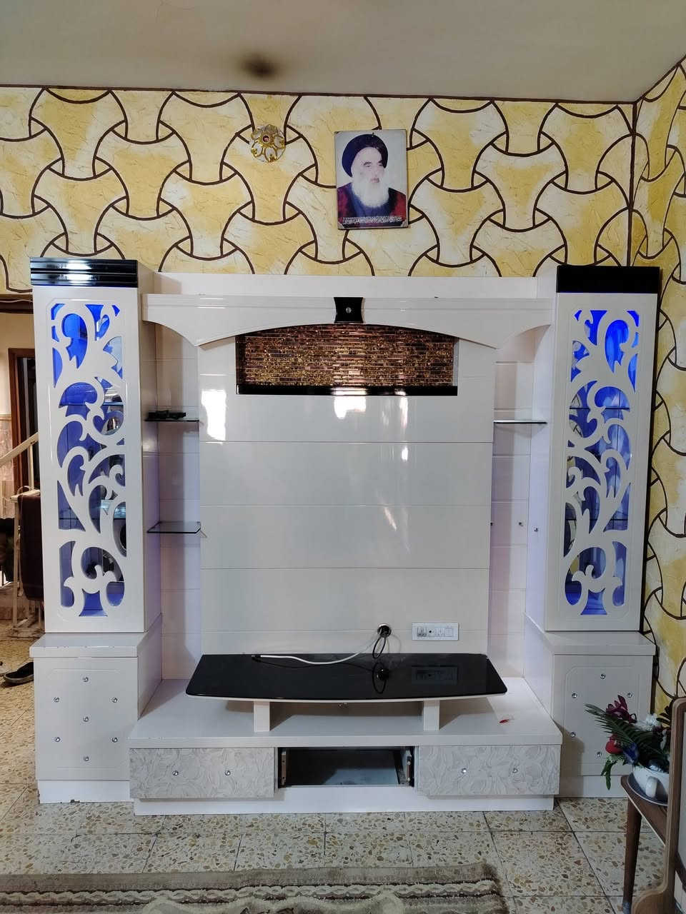 السلام عليكم
معرض لبيع ***********
