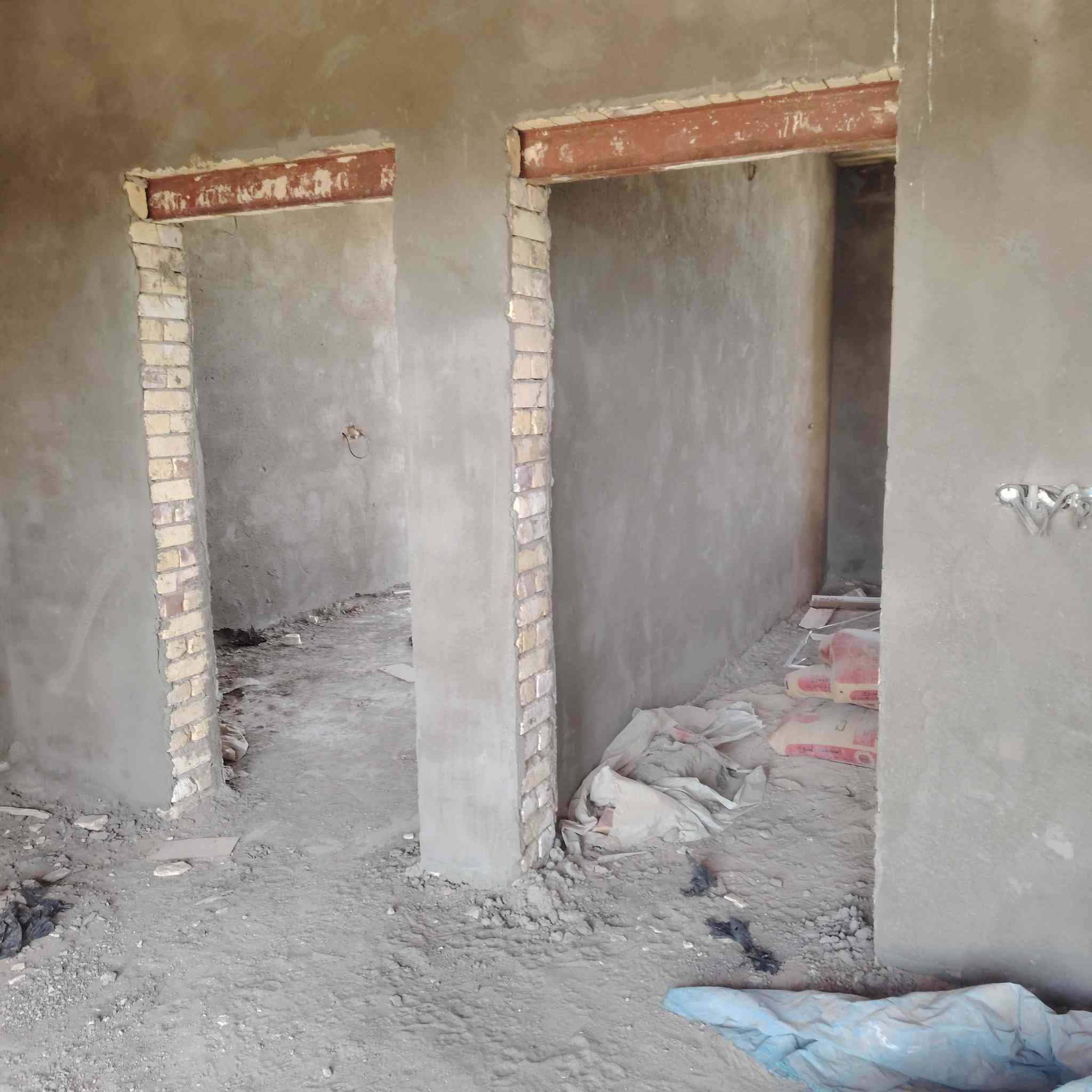 هيكل للبيع حي الامين 
مساحه ١٠٠
الطابق الاول

استقبال+ صاله +مطبخ +غرفه

الطابق الثاني
غرفتين + صاله

استفسار
 ***********
