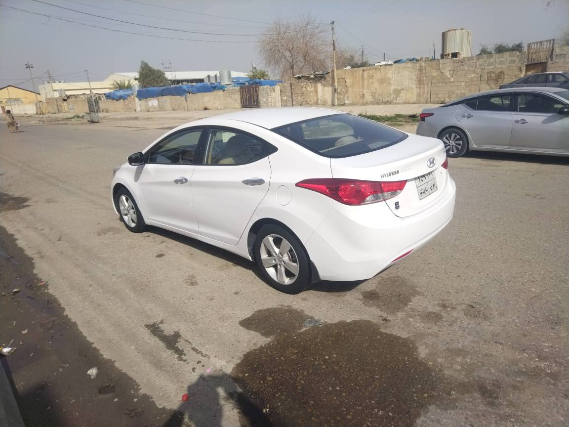 سلام عليكم النتره خليجي موديل 2014 بدون صبغ بدون تبديل بدون بارد فقط شبر دوسه صبغ ال فحص السيارة بل منشور  مكينه 18 ما مفتوح ماشيه 96k مواصفات ABS أربع دسكات داخل صاج تبريد تدفئة بدون عيب اربع تأيرات جديد صدر أمامي خلفي جديد  بطاقة بانزين موجود
شرط تحويل مكاني داخل كركوك السيارة بسمي
*********** رقم موبايل
السعر 127 كركوك, العراق
