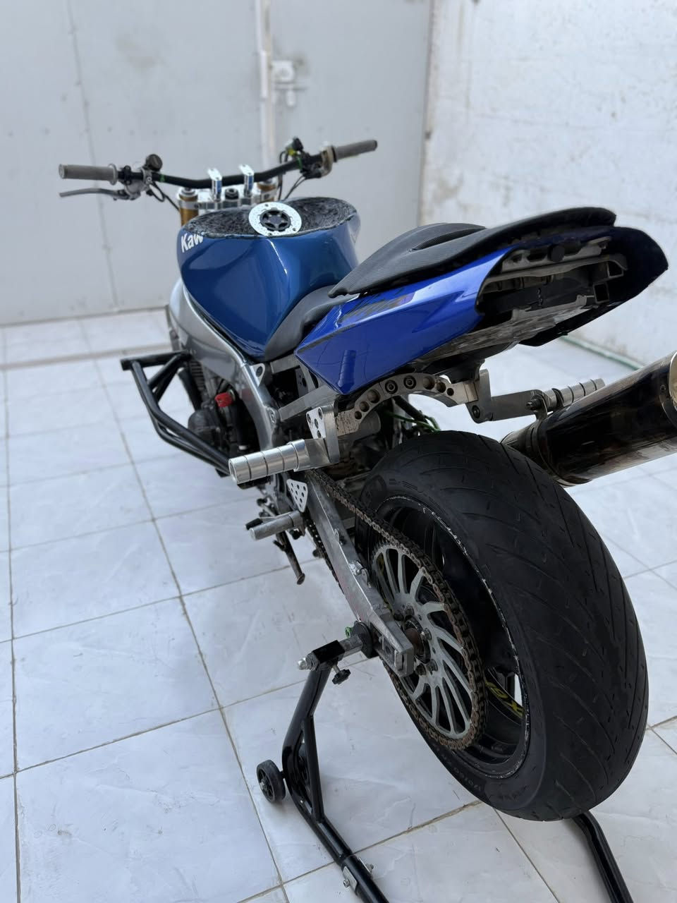 السلام عليكم 

Kausaki  2004   636 
 كفالة البخاطرة يتصر  ***********
