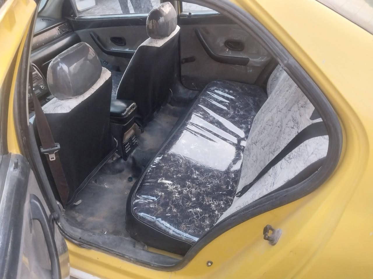 السلام عليكم من رخصه الادمن المحترم سمد موديل 2010 سياره مقفوله كفاله عامه من الضربهغحداديه مكينه وقير كورولا سياره خير من الله تخم تاير جديد دوشمه جديد سياره حلوه خير من الله مكانها بغداد مدينه الصدر سياره باسمي مصفره هيا وغرامات هزه جديده سعر 36 وبيها مجال بسيط شراي يتصل***********  ***********
