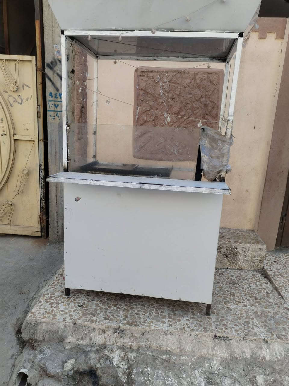 للبيع عربانه همبركر السعر ١٠٠ الف الاتصال على ***********
