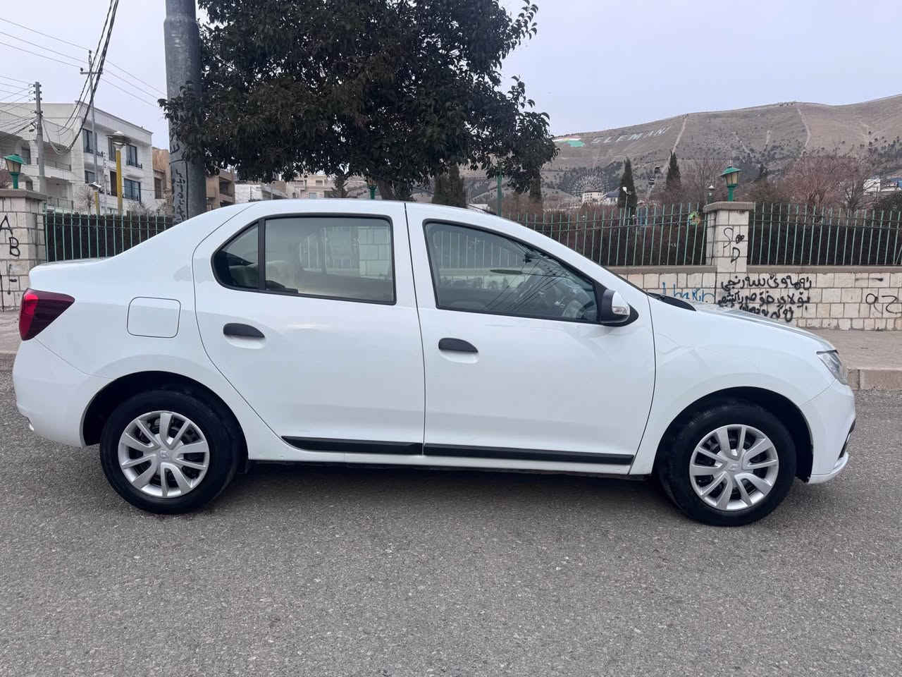 ۆ سمبول مۆدیل2018
گیرومەکینە بەشەرت نەکراوەتەوە
بئ بۆیاخە تاعدیلی نیە تەرزەی نیە
سەنەوی بەناوی خۆمەوەیە بەسەرچووە
78رۆشتووە 
سەیارەکە هەمووشتیکی لەسەر شەریکە یەك شتی دەسکاری نەکراوە
سعری 85وەرەقە کەمئ معامەلە
موبایل *********** السليمانية, العراق
