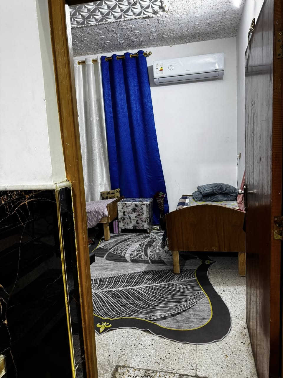 دار للبيع طابو صرف
المساحة 250 متر ركن 
الموقع ابو غرق مجاور المحكمة وشعبة الزراعة 
بناء طابوق صب كونكريت 
يحتوي على استقبال وغرفتين نوم ومطبخ حار وبارد كراج كبير و ثلاث مجمعات صحية 
للاستفسار 
***********
