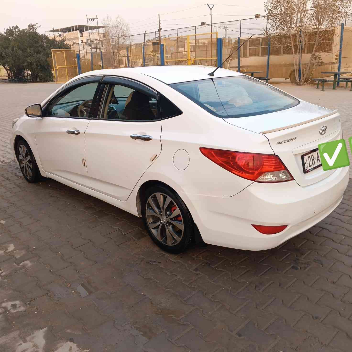 للبيع سيارة اكسنت موديل 2015 خليجي فول مواصفات فتحة سقف سلايد رؤوف تحكم ستيرن جهتين اشاير بالمري محرك 1600 دوش قطرتين  المرغوب ويل كروم رقمها نجف الجديد انكليزي سنوية ل 35 باسمي تحويل ثاني يوم مكان السيارة نجف السعر 112 سونارها مرفق مع الصور للإستفسار الاتصال على الرقم ***********
