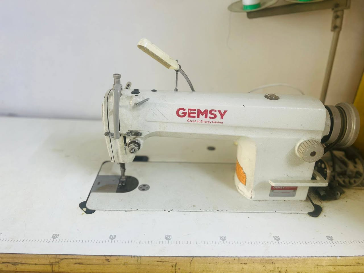 مكينه جيمسي للبيع مكان بغداد السعر ١٧٥ التواصل ***********
