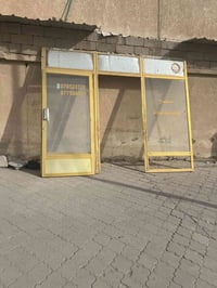 باب كامل • ٣م×٢٫٥م • العلوان الزبير