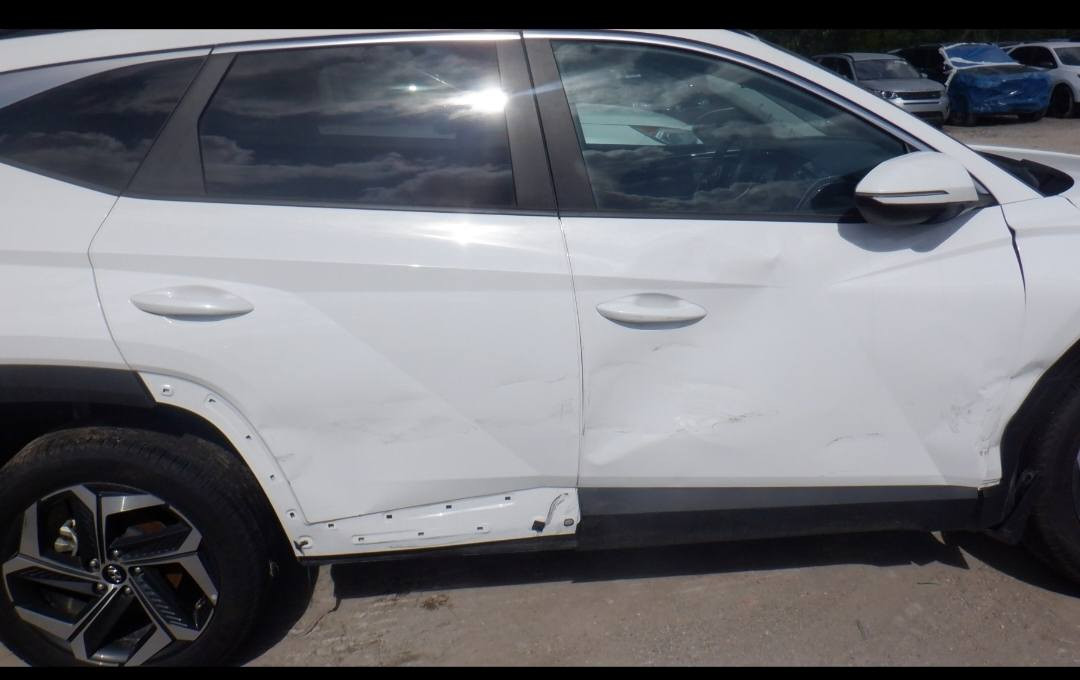 للبع توسان أمريكي ٢٠٢٤
فحص مؤقت
السياره حادثها بسيط وراجع بارد عدى القطعه الموضحه بالصوره بعدني مصابغها 
مواصفات السياره 
فتحه 
كشنات جلد تدفئه 
وباقي المواصفات المعروفه 
السياره بأسمي مكاني بابل 
للاستفسار الاتصال ***********
ال
