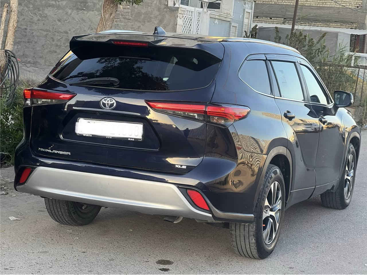السلام عليكم 
تيوتا هايلاندر موديل 2023 فول مواصفات xle
رقم شمالي بأسمي  محرك 4 سلندر تيربو
بيها قطع صبغ ابيع مصبوغه عام بشرط دواخله لغود شواصي مابيها اي ضرر السياره جاهزه ماناقصه شي 
السعر 200 
اللاتصال ***********
