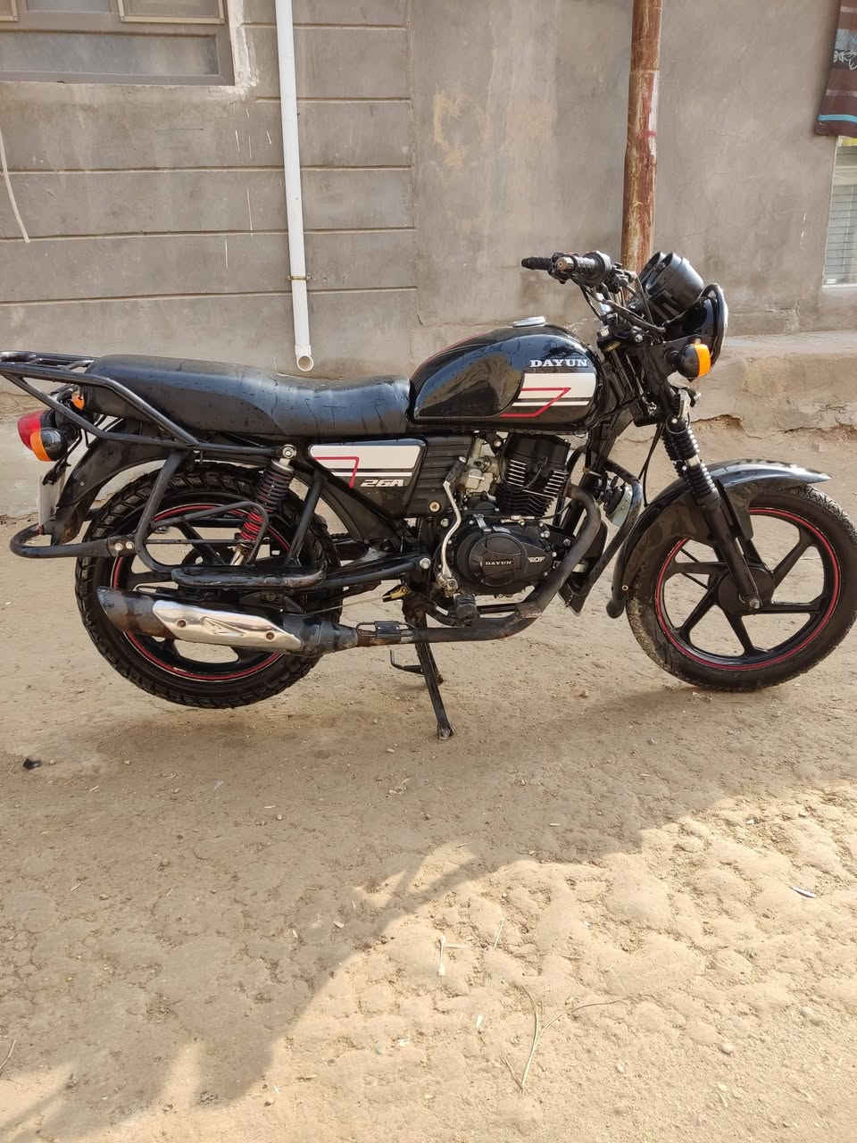 دراجه داي ون نضيفه جديده مامفتوح بيه اي شيء زوج من تأير جوبلس موديل 2022 تواصل ع رقم ***********
