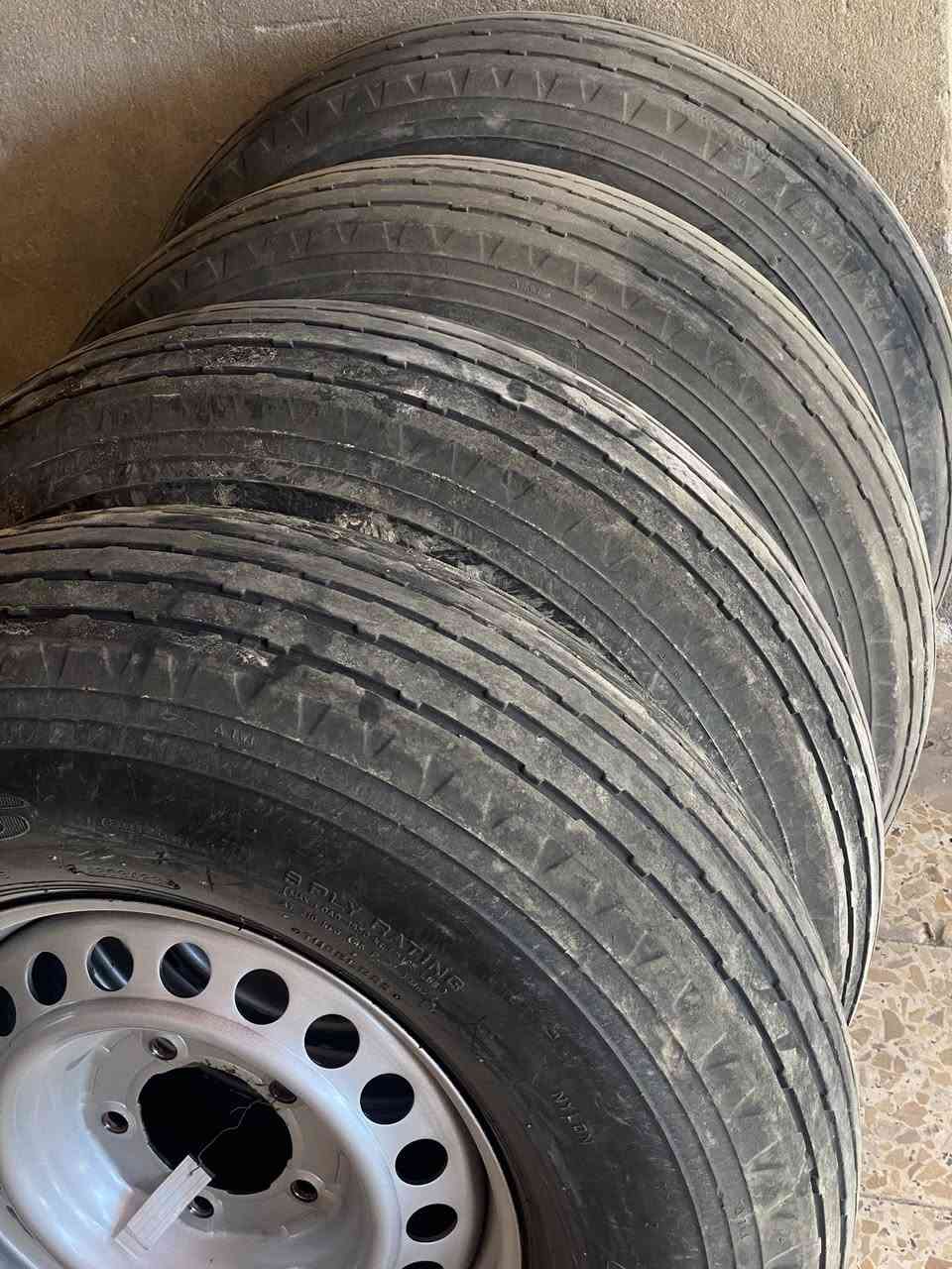 السلام عليكم اخوان ويلات وتايرات حجم ١٧ تايرات بوالين ماكسز ابو الجمل بحاله جيده جدا   للبيع للاستفسار ***********
