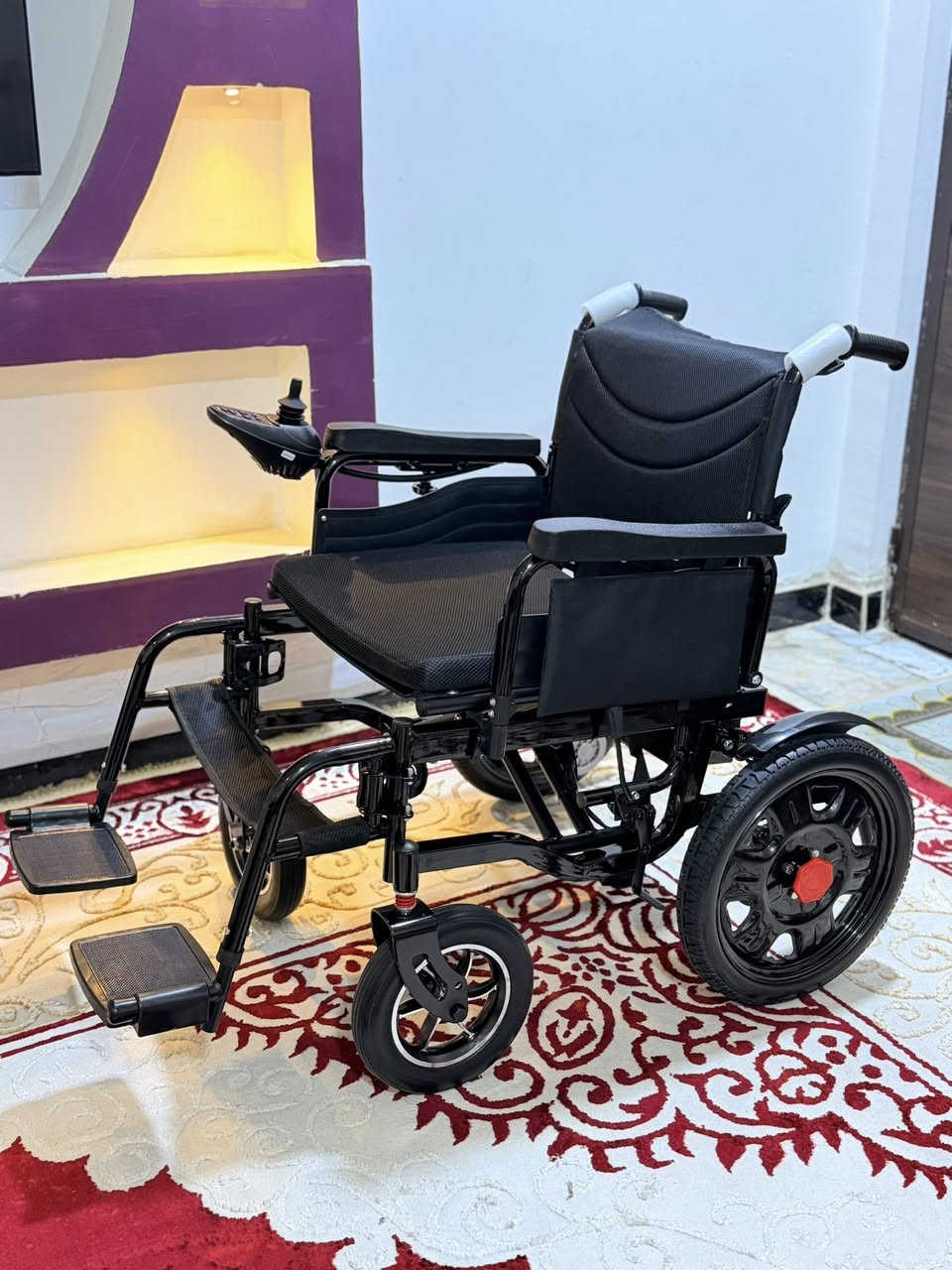 السلام عليكم كرسي كهربائي للبيع جديد غير مستعمل بعده ب كارتون دبلات امامي خلفي السعر ٦٥٠ وبي مجال العنوان بغداد الاعضميه ***********
