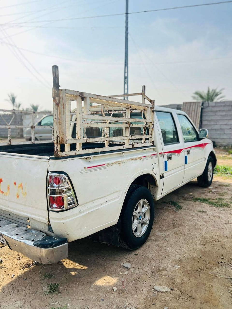 سلام عليكم كنو للبيع موديل 2006 رقم. كركوك سنوية ل 29 بسمي شىط تحويل مكينه وكير ياباني جدد  بلاديه مابيها صبغ ولا خياس كهربائيّة شغاله 
شاصي رقم شاصب مكفول سياره تراي  وين ما يعجبك مكاني ديالى بعقوبه سعرها 35 وبيها مجال 
***********
