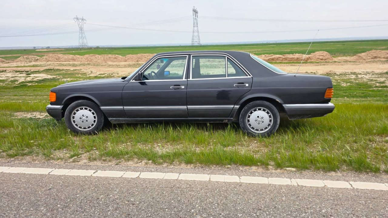 السلام عليكم
مرسدس رأسي باب قصير رقم بغداد دولي محرك ياباني 3000ابشرط اسلايت طكتين 
موديل 88السياره جديده بشرط شراي اتصل ع الرقم ***********الموقع ديالى 
السياره مال جني السعر 50
