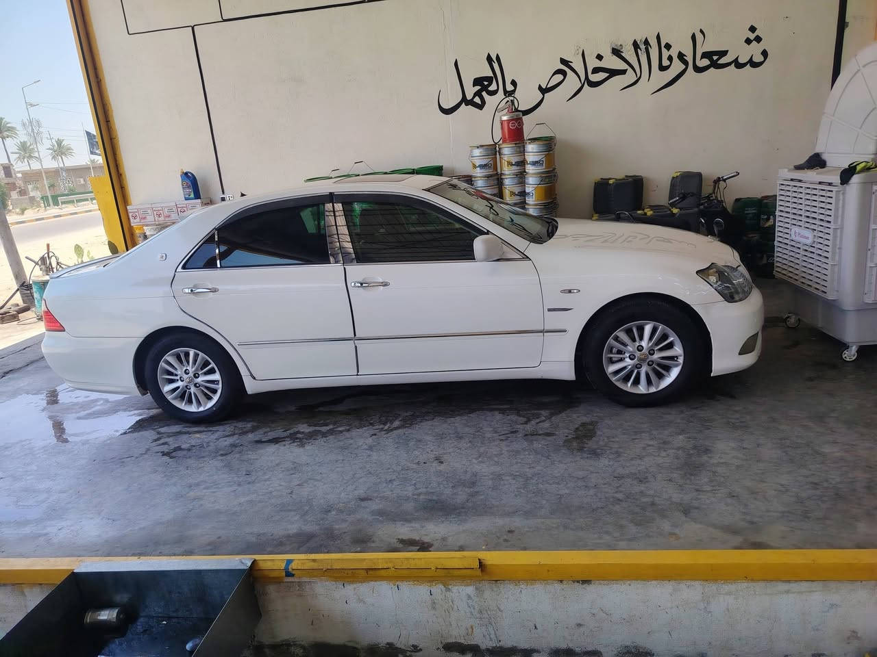 شاهينه لبيع اصل 2004معلايه فاحصه بقرار الجديد بيه رقم يعني شهادت يداع بيه باقي بس دفع الكمرك وتداور بسمك عندي بيه وكاله عامه تريد اني اداولك تريد المالك ماكو اي اشكال سيارة شاصي 82فول سيارة حداديه تبريد تخم داير كله مشتغله بيدي يعني بس تدفع كمرك وداور سعر 115وبيه مجال اتصل ***********
