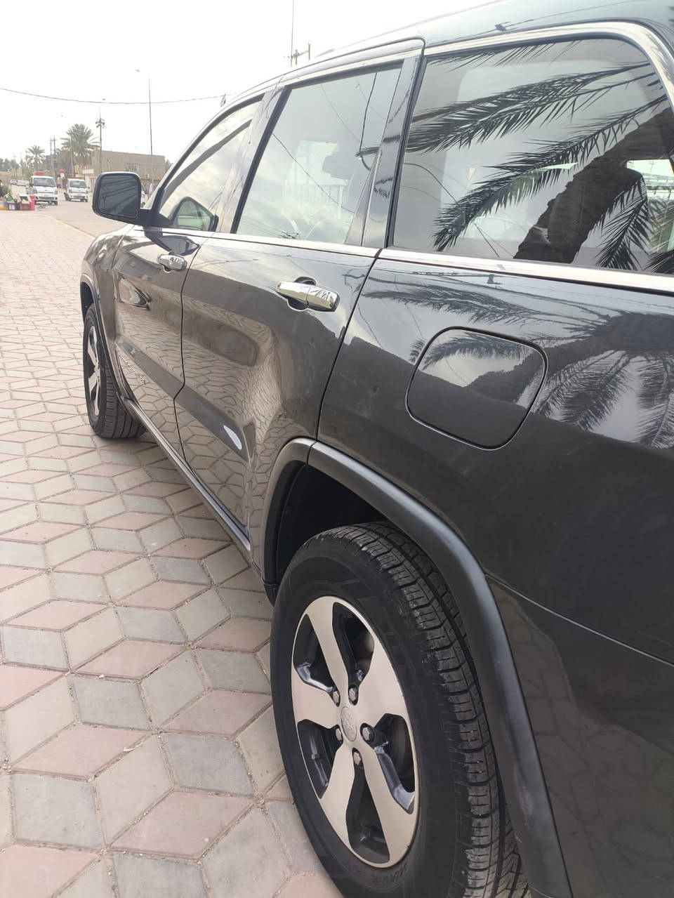 جيب شيروكي لمتد 2015 بغداد وارد امريكي حره ***********
