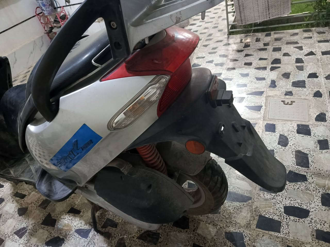 دراجه كايمكو KD ياباني للبيع مكفول محرك ربع 250
عالي المرغوب امسجل و جاهز مري كهرباء عداد الكتروني بعده جديد . ملاحضه الجاملخ بعدني ماشاده موجود . 
السعر اتصل و تدلل
***********
***********.  واتساب
مكاني الرمادي
